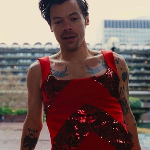 El increíble look de Harry Styles en su nuevo videoclip tiene sello asturiano