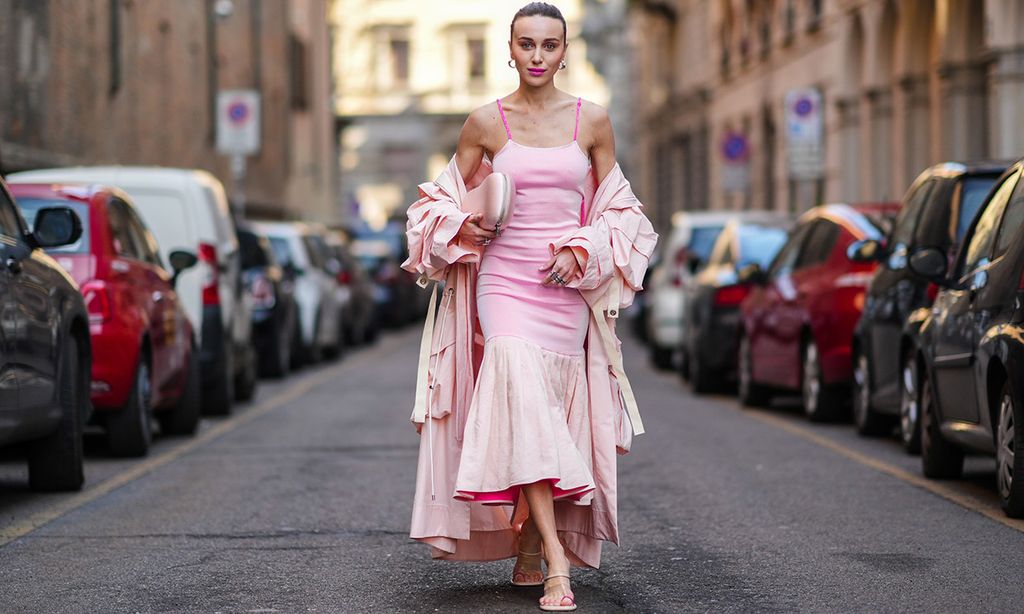 Después de conquistar los vaqueros, la cintura baja llega a los vestidos  ¡y te van a encantar! - Foto