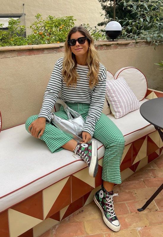 El plan B para cuando no quieras llevar vaqueros son estos pantalones  estampados y cómodos - Foto