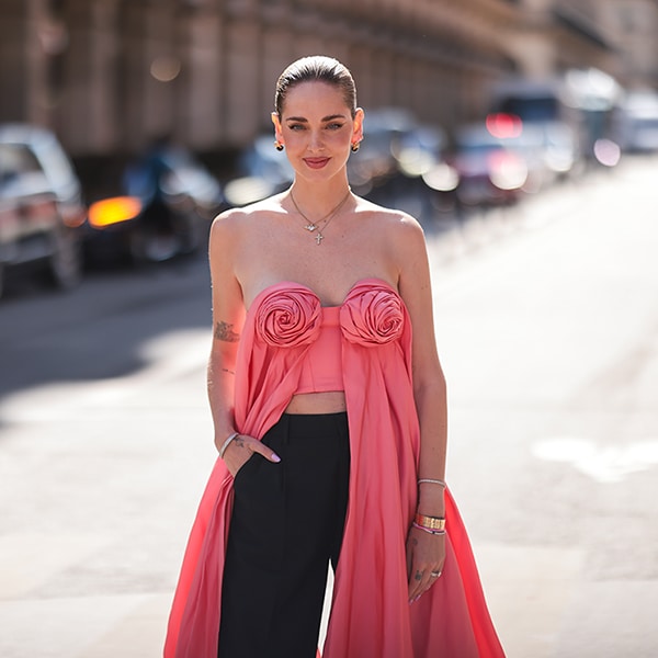 Flores XL en relieve: llega a Zara la tendencia que triunfó en el 'street style'