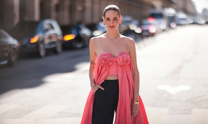 Flores XL en relieve: llega a Zara la tendencia que triunfó en el 'street style' 