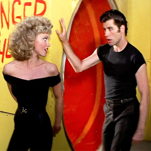 Cómo 'Grease' hizo historia en la moda: los looks de la película que son tendencia hoy