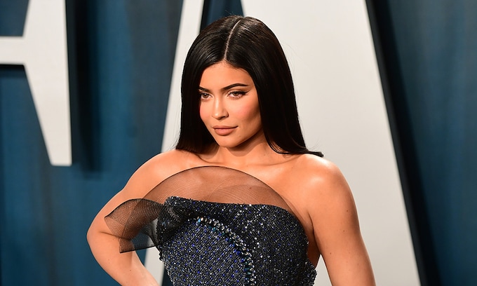 Kylie Jenner recupera su estilo más atrevido para celebrar los 25 años
