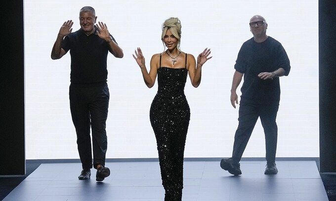 Todo sobre Kim Kardashian y la colaboración que ha revolucionado la moda italiana