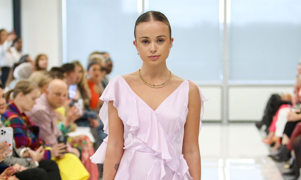 Del 'front row' a la pasarela: Amelia Windsor, la 'royal' que se convirtió en icono de moda