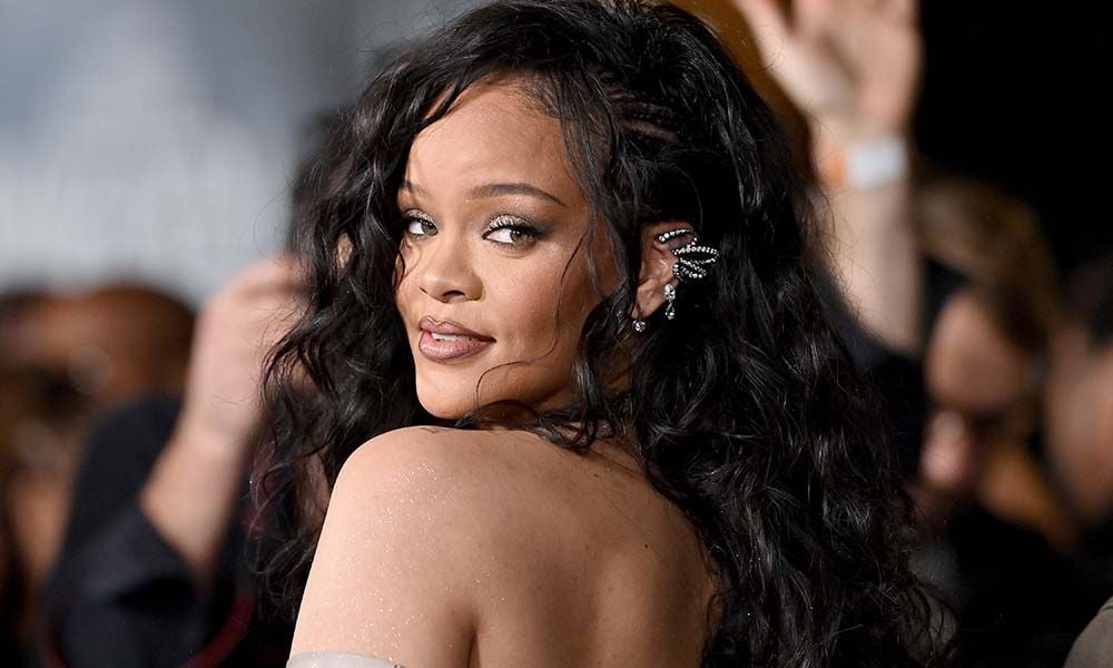 El triunfal regreso de Rihanna a la alfombra roja: lentejuelas y look coordinado con A$AP Rocky