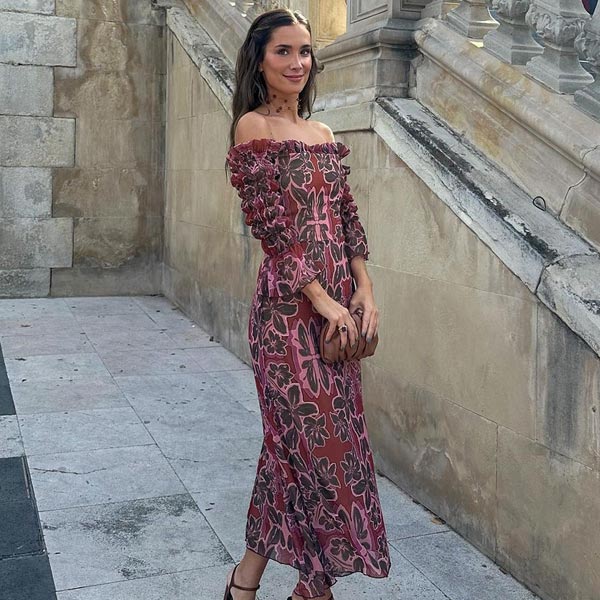 María Pombo, la invitada perfecta gracias a un vestido floral que conecta con Belén Corsini