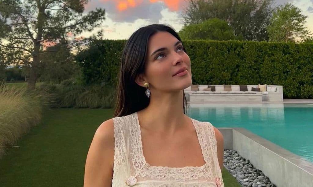 Con el look más romántico y una supertarta: así ha celebrado Kendall Jenner su 27 cumpleaños