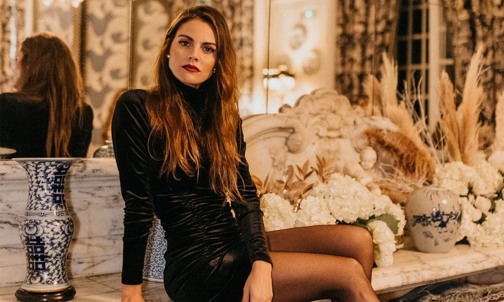 Amaia Salamanca elige el vestido que nunca falla en su primera gran cena de Navidad