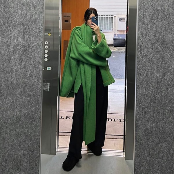 ¿Quién ha diseñado el exclusivo abrigo de alpaca verde de Kendall Jenner de más de 5.000 euros?