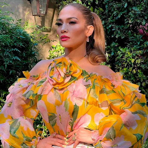 El traje de flores de Jennifer Lopez, la inspiración ideal para tu próxima boda