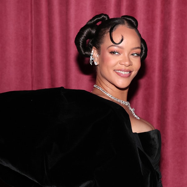 Rihanna y el vestido que no pasó por la alfombra roja de los Globos de Oro pero se ha hecho viral
