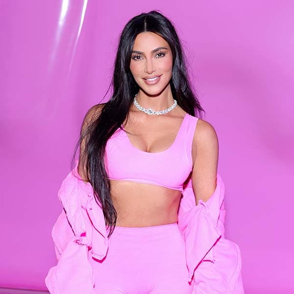 Kim Kardashian: conjunto 'Barbiecore' y cambio de look para cumplir el sueño de su infancia