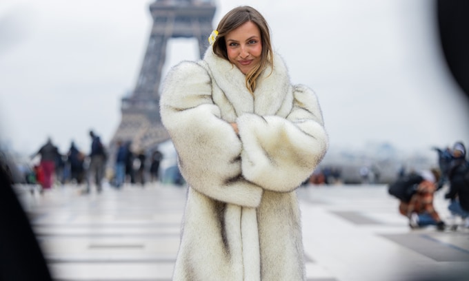 Te presentamos a Carla Ginola, la 'influencer' que triunfa en París con sus looks imposibles