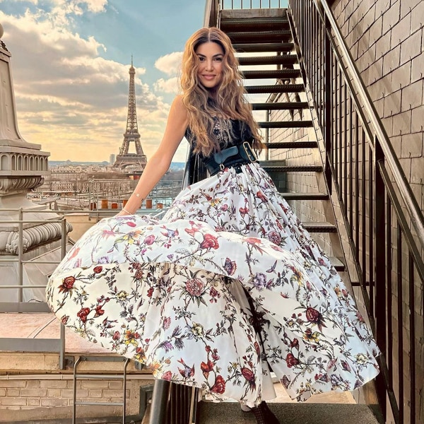 La conexión entre la 'influencer' con la melena más bonita y Carrie Bradshaw en París