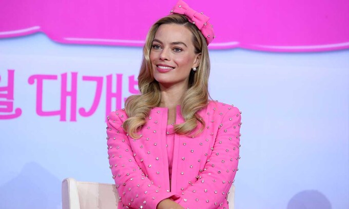 Margot Robbie vuelve a ser Barbie con dos cambios de look en menos de 24 horas en Los Ángeles