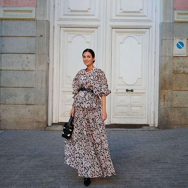 Sassa de Osma, en la recta final del embarazo, nos inspira con un dos piezas de flores 'made in Spain'