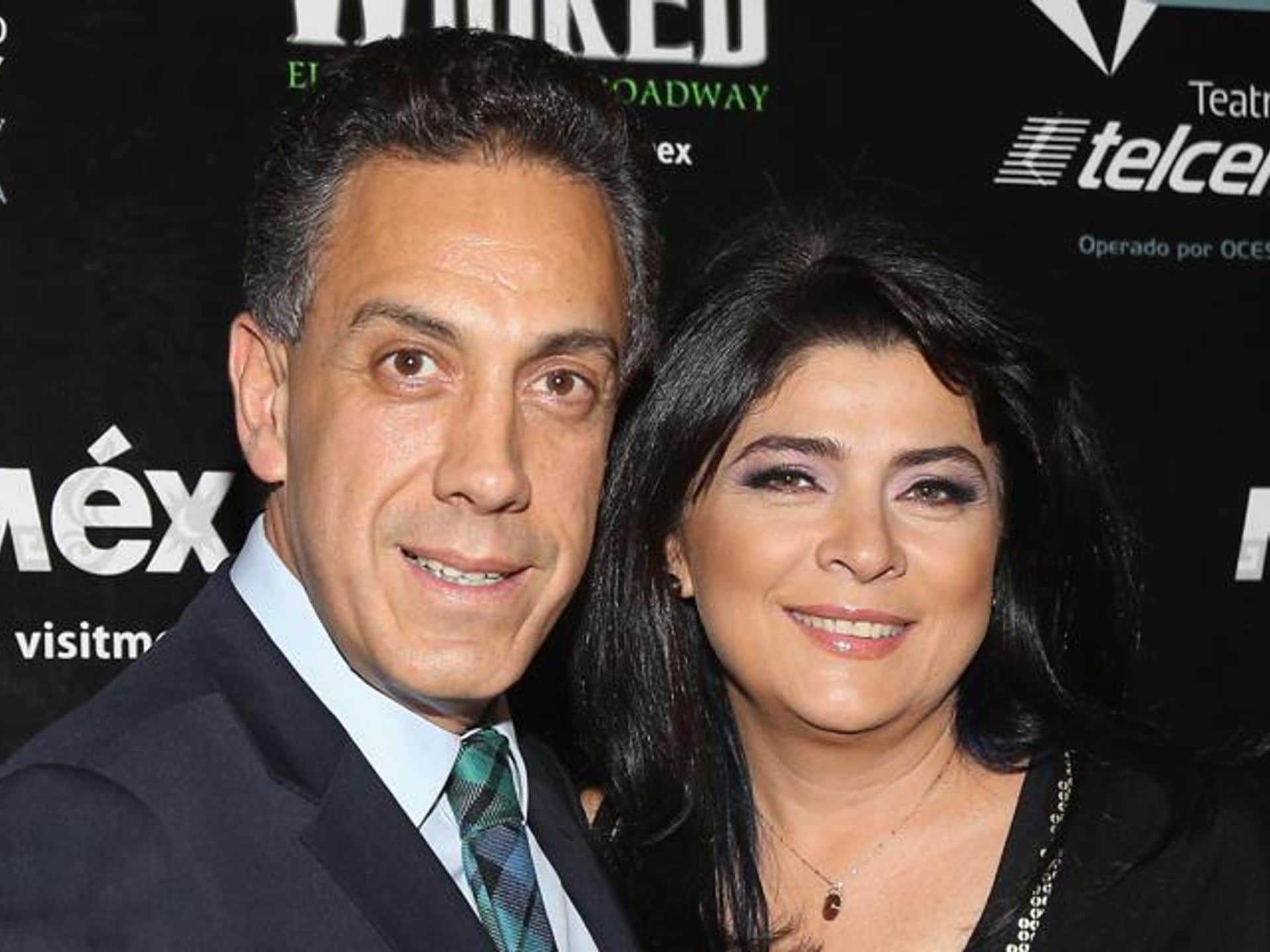Victoria Ruffo habla sin filtros de su matrimonio a distancia con Omar Fayad  | ¡HOLA!