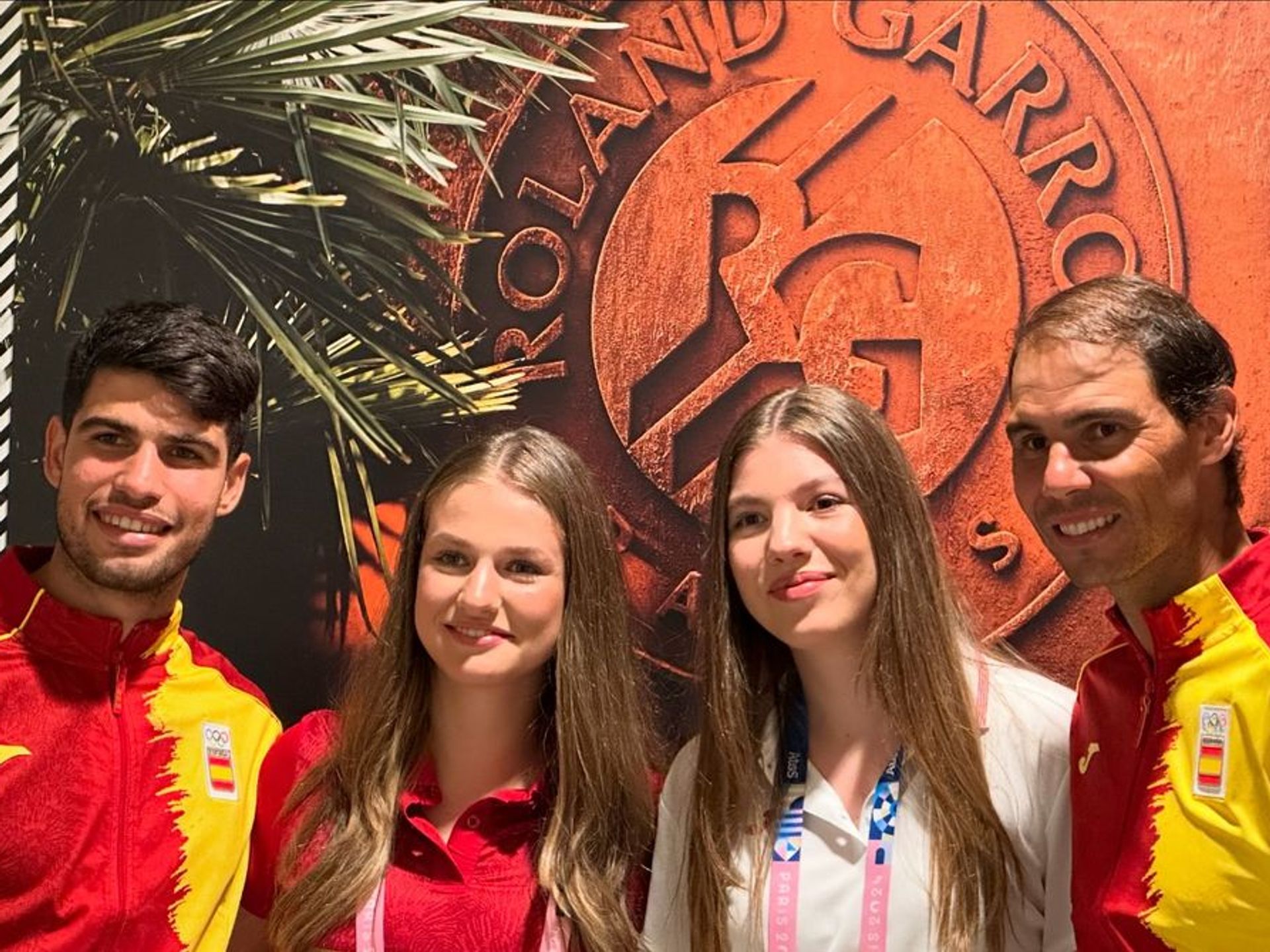 La princesa Leonor y la infanta Sofía, los amuletos de buena suerte para  Nadal y Alacaraz en París 2024 | ¡HOLA!