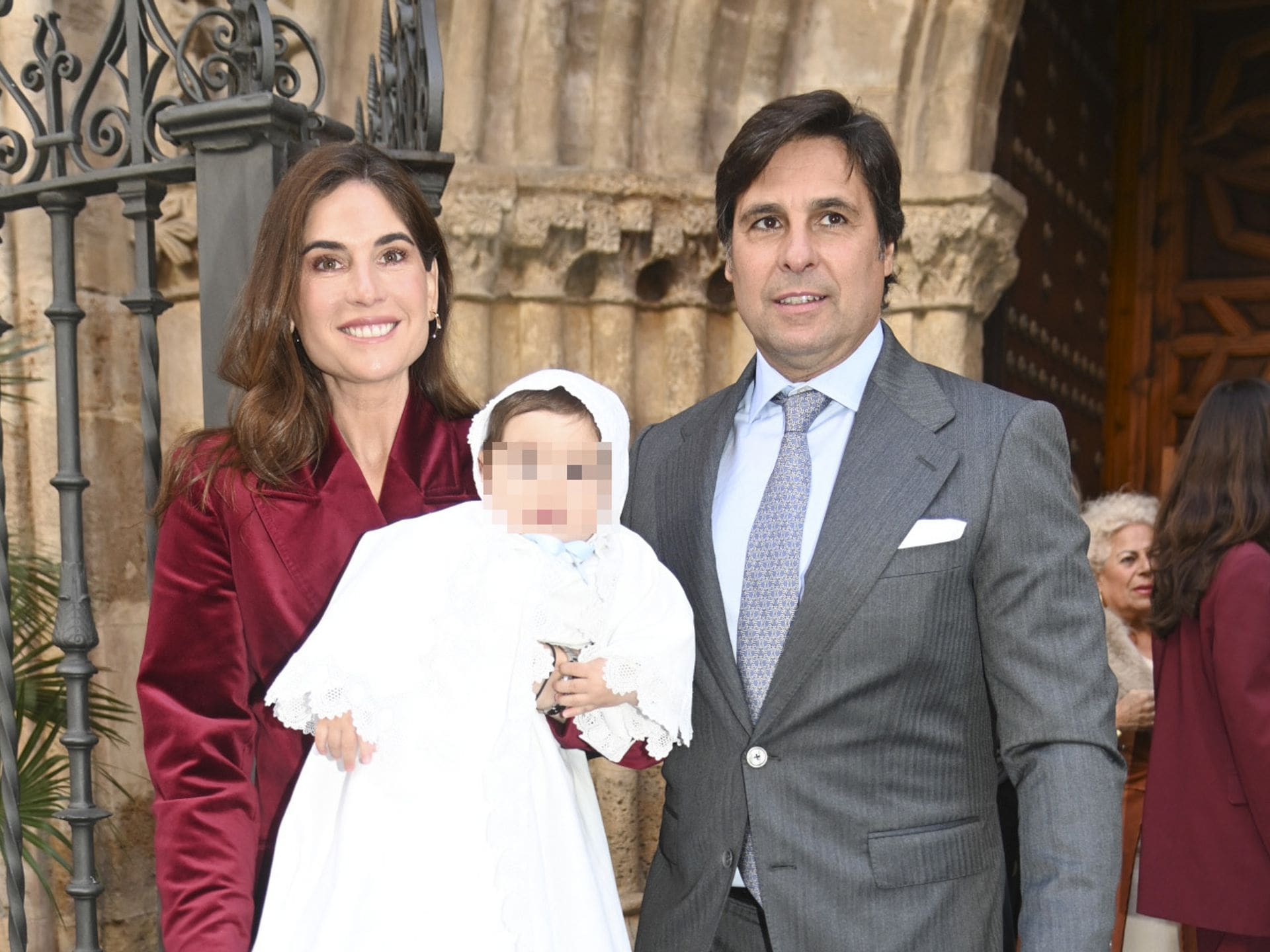 Fran Rivera y Lourdes Montes bautizan a su pequeño Nicolás en una emotiva ceremonia: todas las fotos