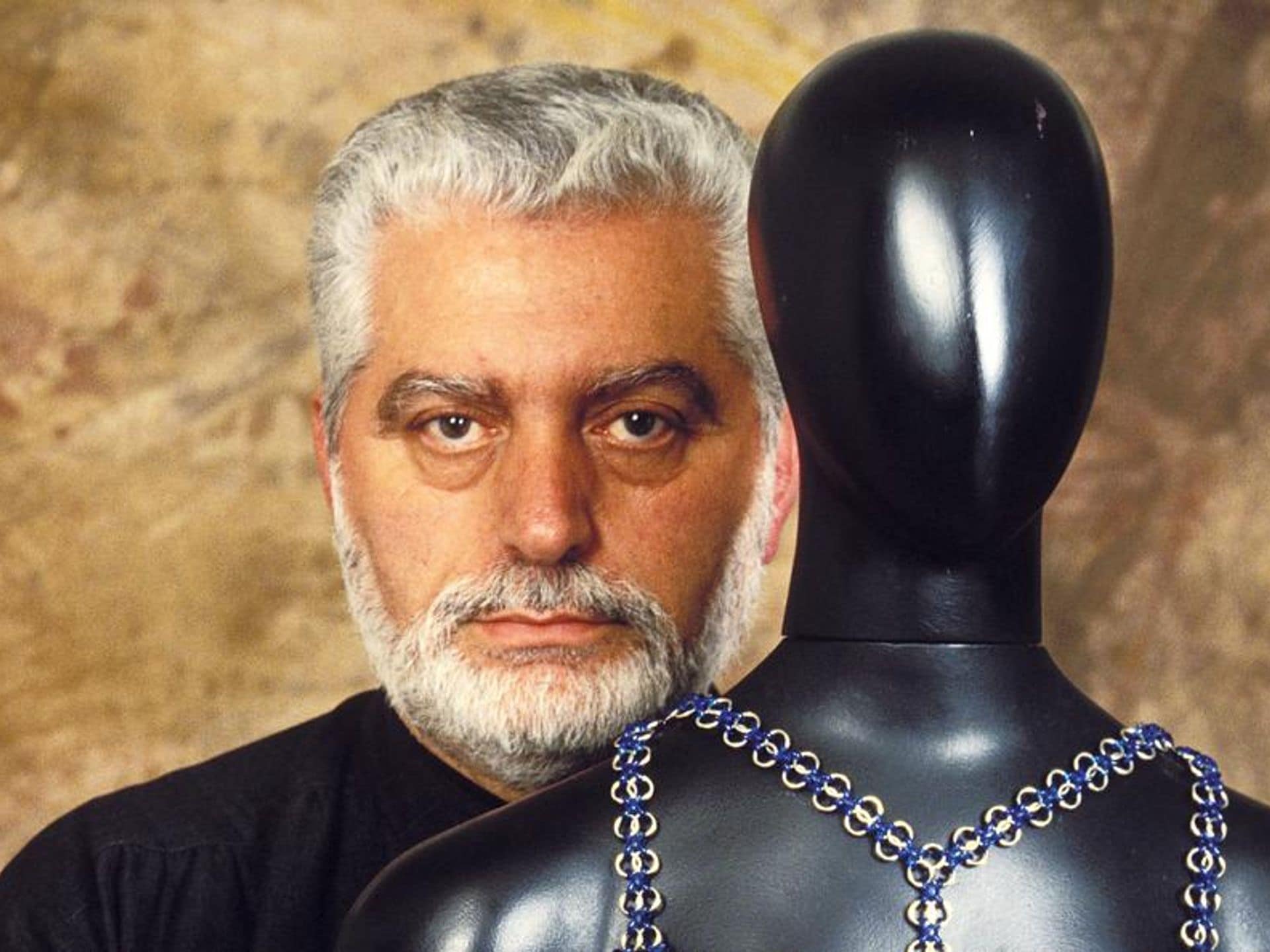 https://www.hola.com/horizon/43/714dc9df26a9-hola-4098-paco-rabanne.jpg
