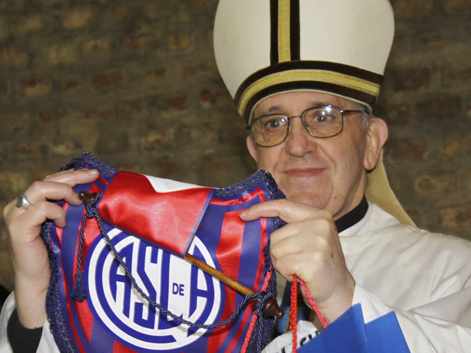 El papa más futbolero: Francisco y su pasión por el fútbol | ¡HOLA!