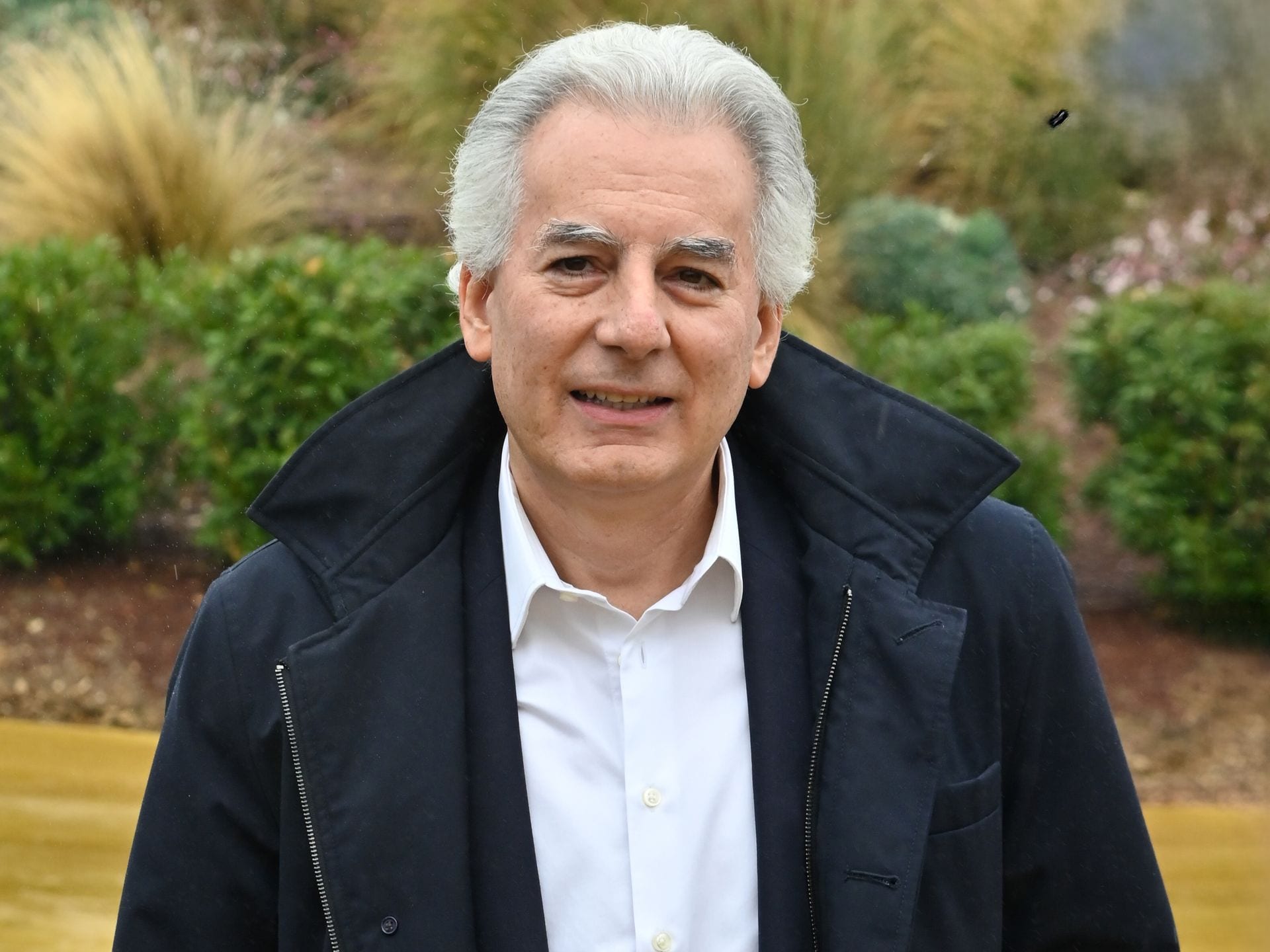 Álvaro Vargas Llosa solicita formalmente el título nobiliario de su padre,  el marquesado de Vargas Llosa