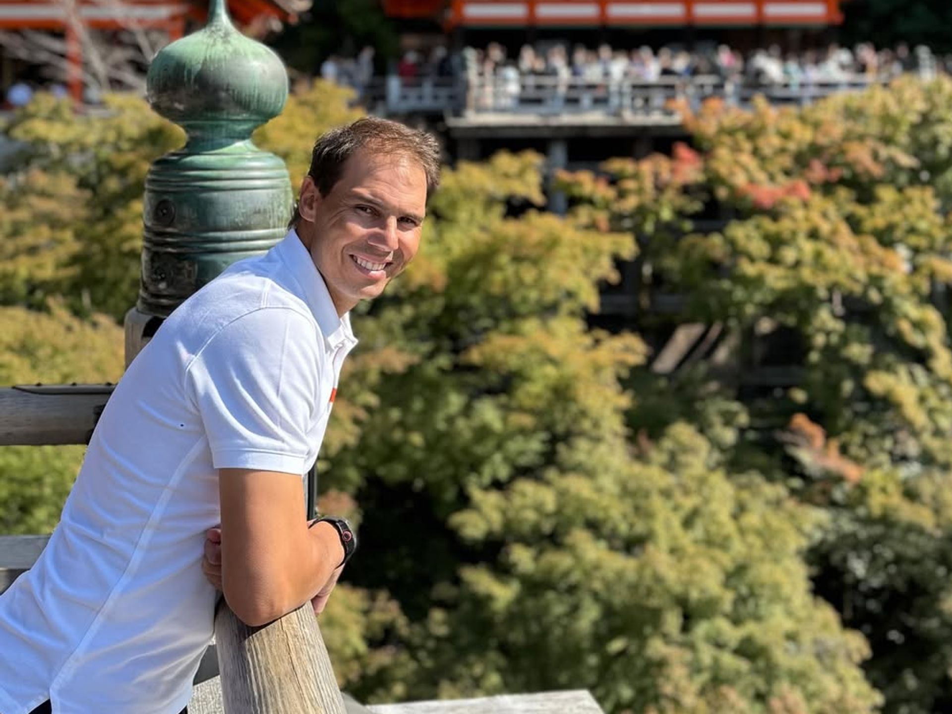 Rafa Nadal, vestido con kimono, abre el álbum familiar de su viaje por Japón  con sus dos hijos