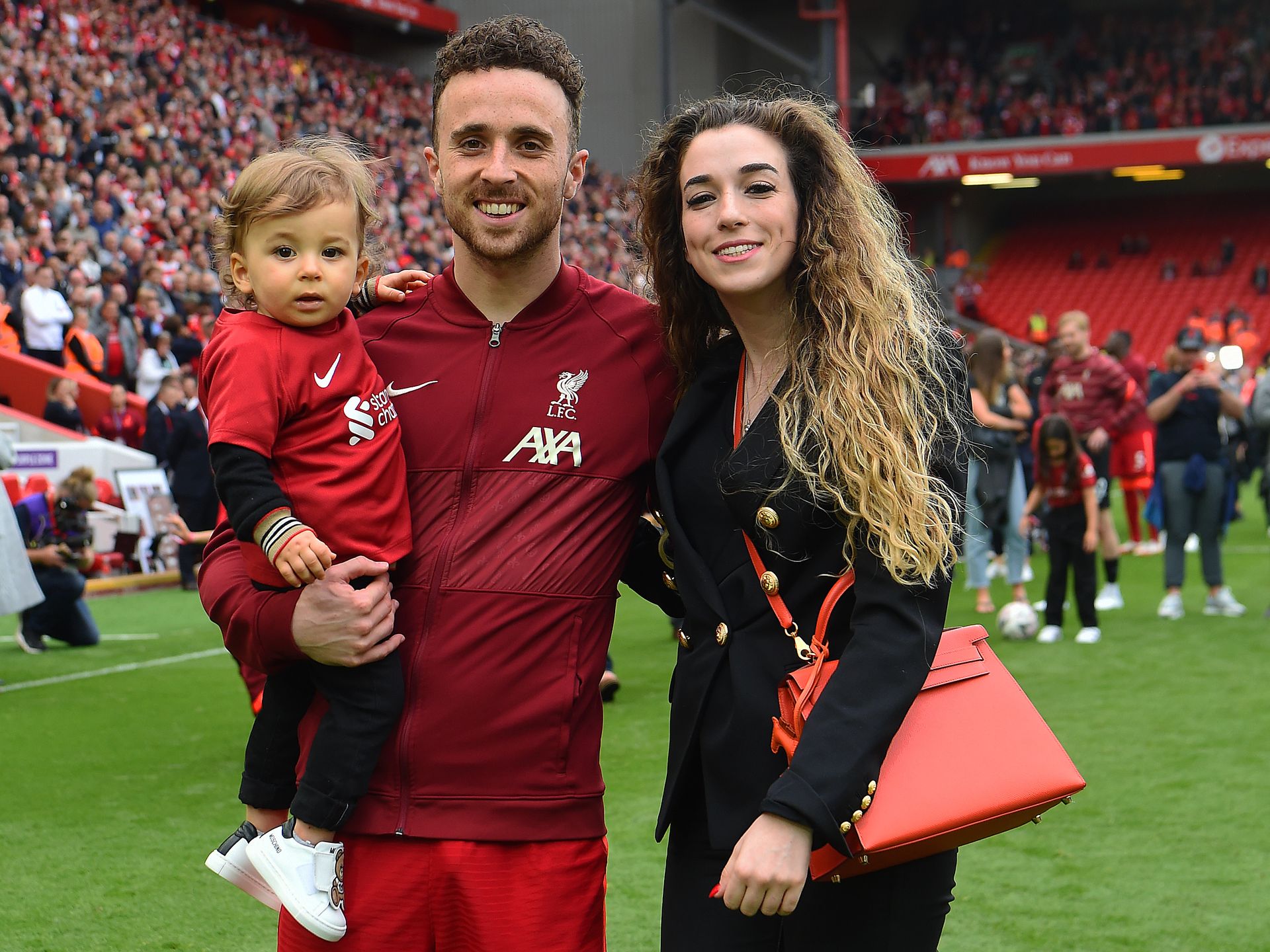 La viuda del futbolista Diogo Jota, sumida en "un dolor indescriptible"  tras la pérdida del padre de sus tres hijos