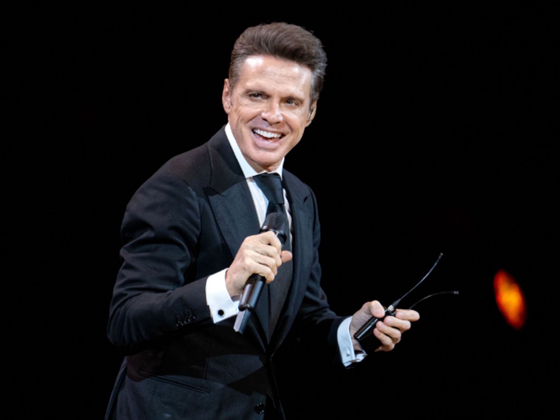 Madrid se rinde a Luis Miguel en su primer concierto en la capital, una velada inolvidable rodeado de amigos y con sorpresa del cantante a los fans