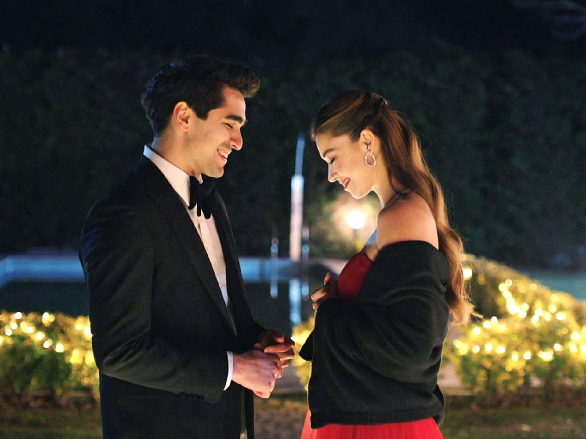 Las pistas que prueban que Afra Saraçoğlu y Mert Ramazan Demir, de 'Una  nueva vida', están juntos