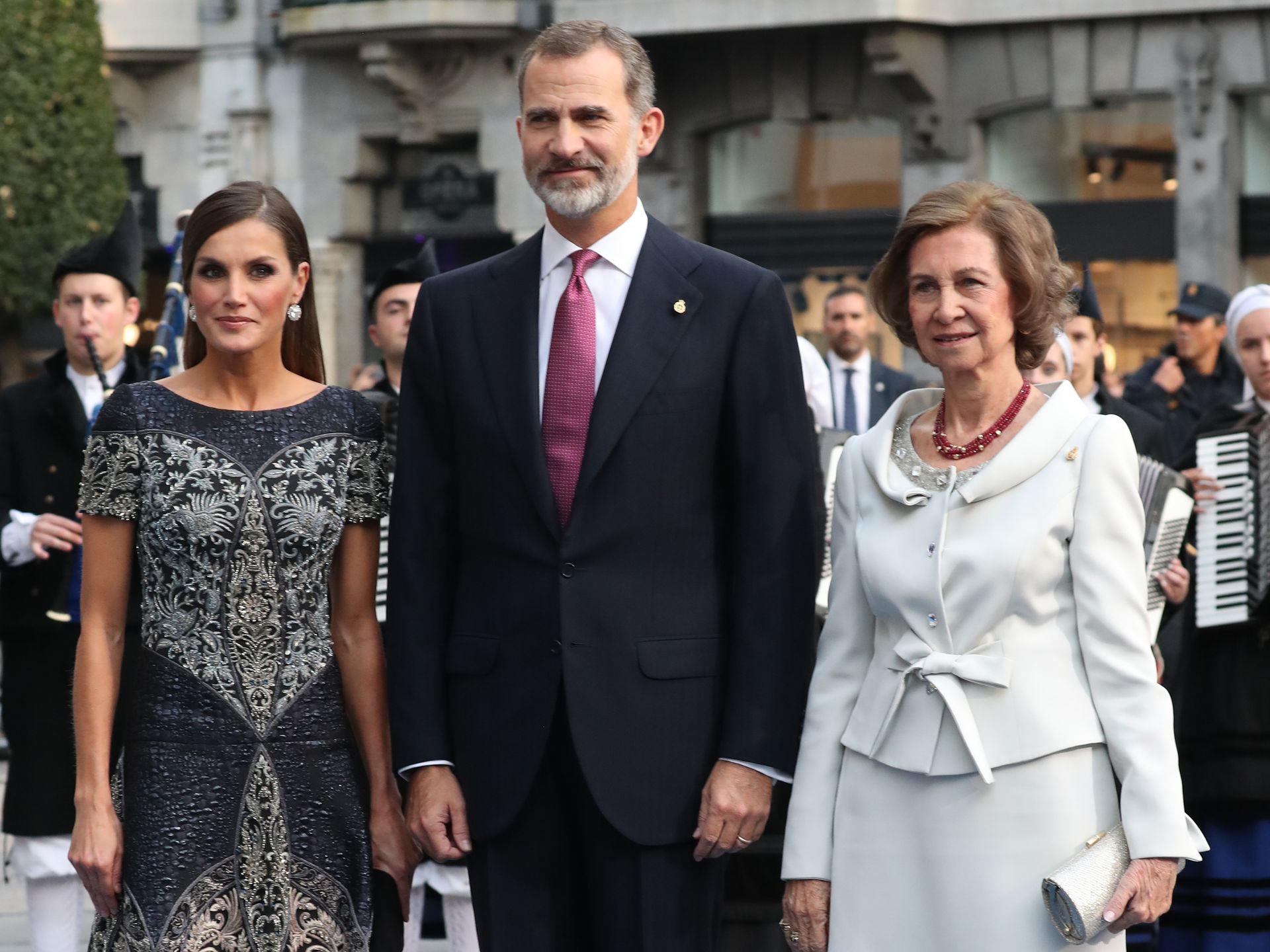 El BELLO REGALO DEL REY FELIPE VI a la REINA SOFÍA por el DÍA DE LAS MADRES que CONMUEVE A TODOS