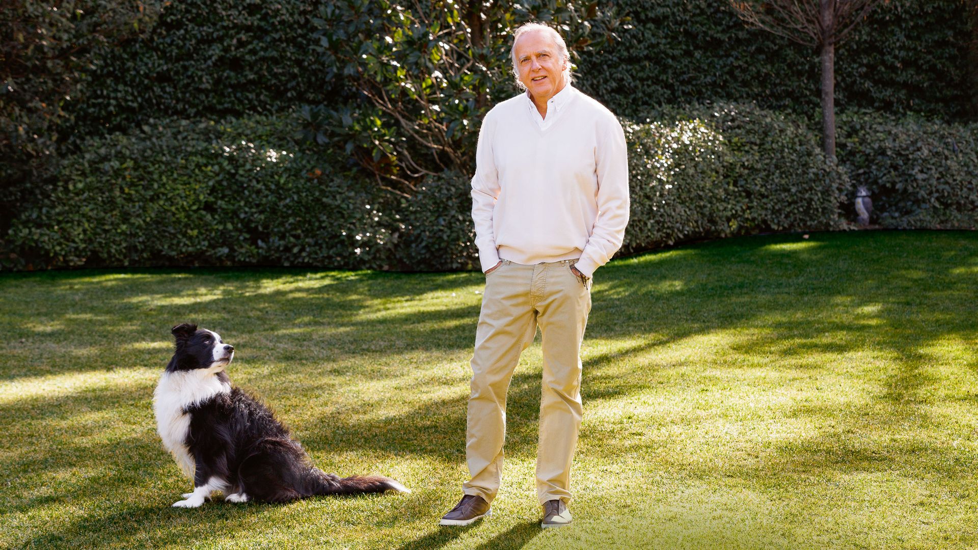 Paco Arango junto a su mascota