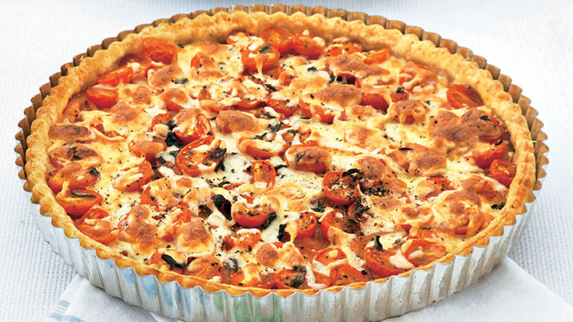 Quiche de tomate, 'mozzarella', Idiazábal y romero