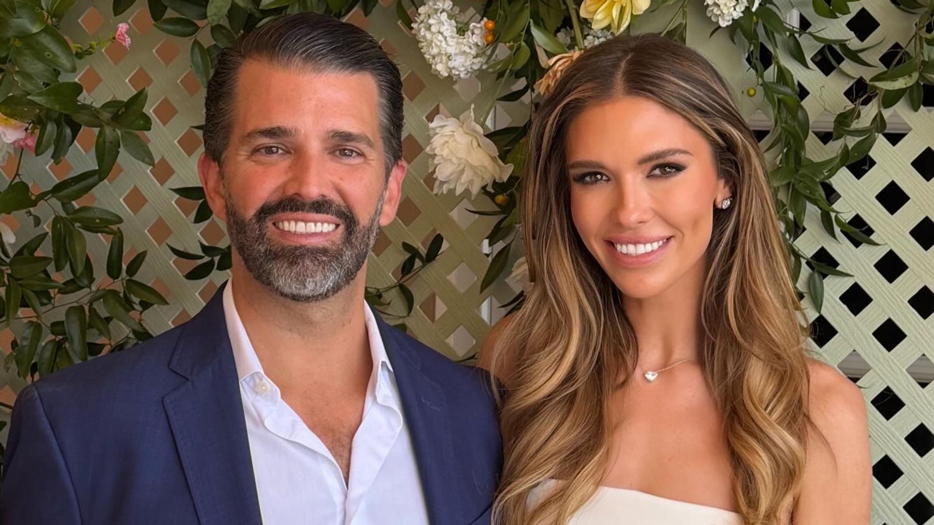 Donald Trump Jr. y Bettina Anderson ya son marido y mujer.