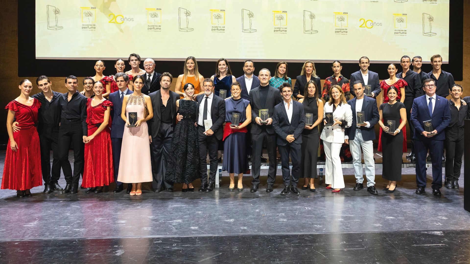 Los premiados en el escenario del Teatro Real