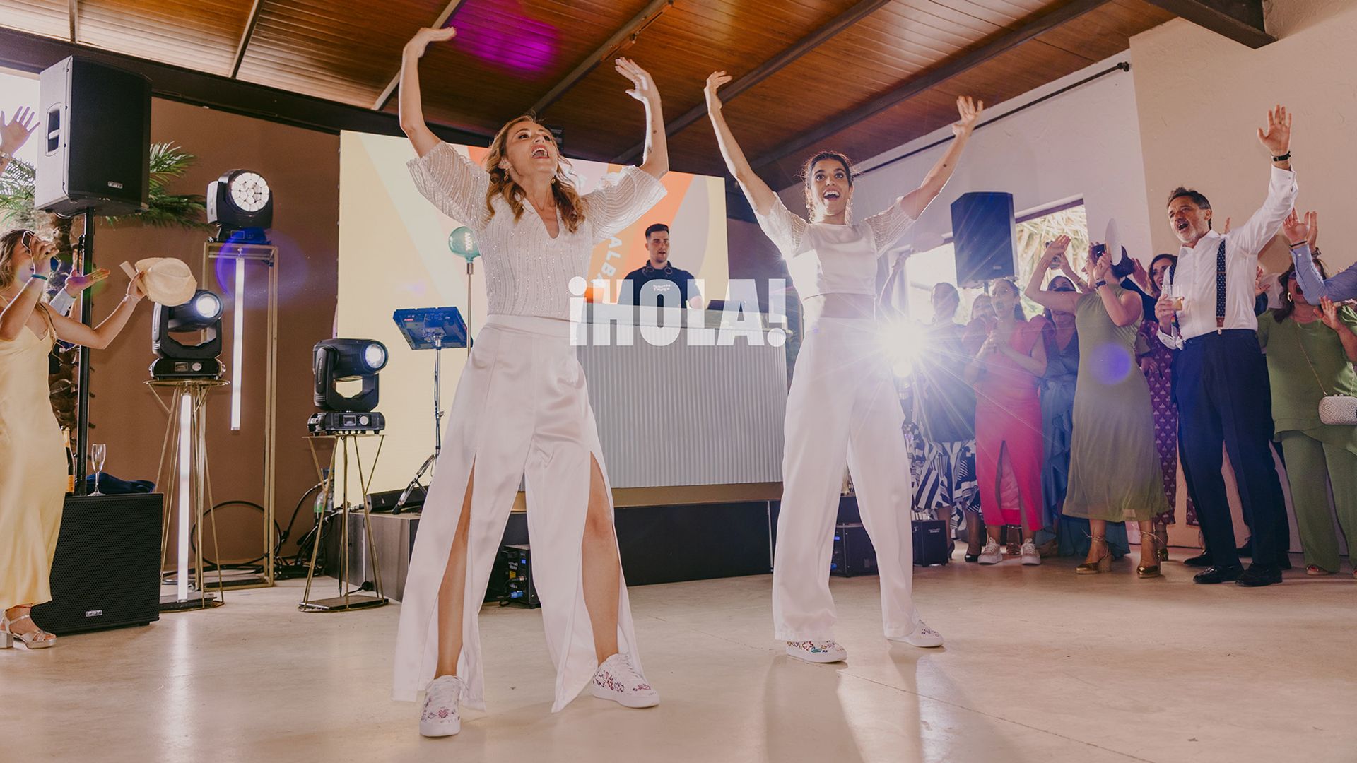 PRIMICIA. Top con pedrería y pantalón 'palazzo': el impresionante segundo look de novia de Alba Redondo en su boda