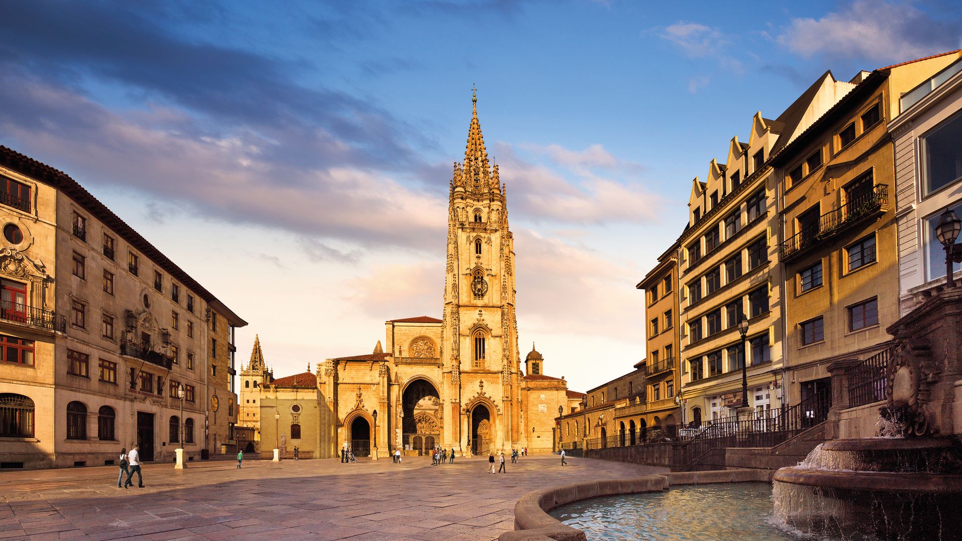 Asturias 1. Oviedo - Uviéu Amar Hernández y Arrontes y Barrera.