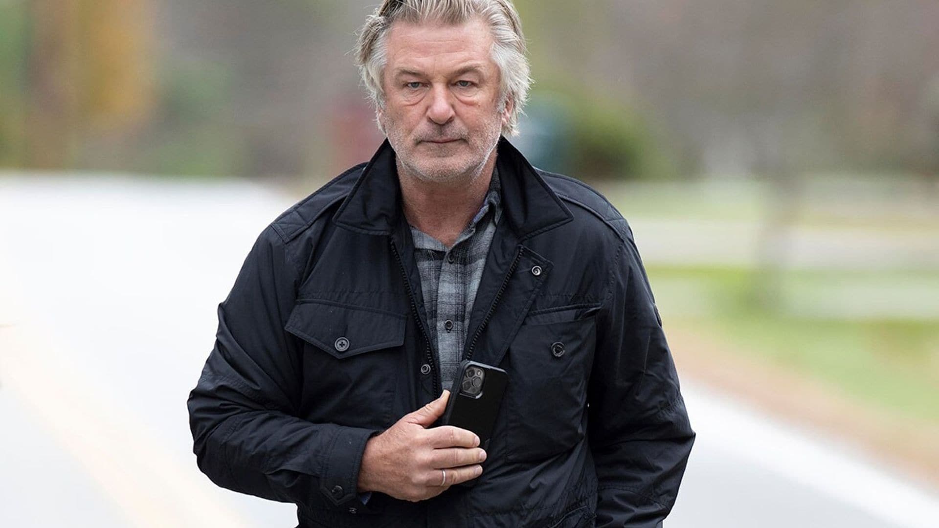 Alec Baldwin enfrentará cargos por homicidio involuntario tras la muerte de Halyna Hutchins