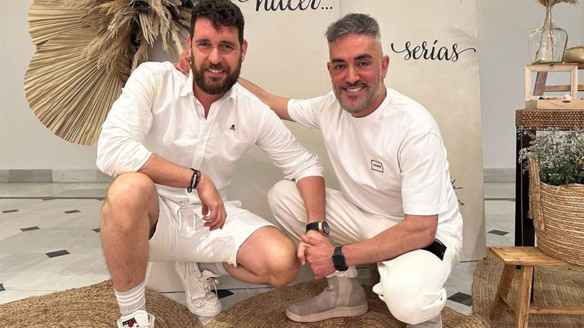 Kiko Hernández confiesa que le gustaría ampliar la familia con Fran Antón y que sus dos hijas lleven los apellidos del actor