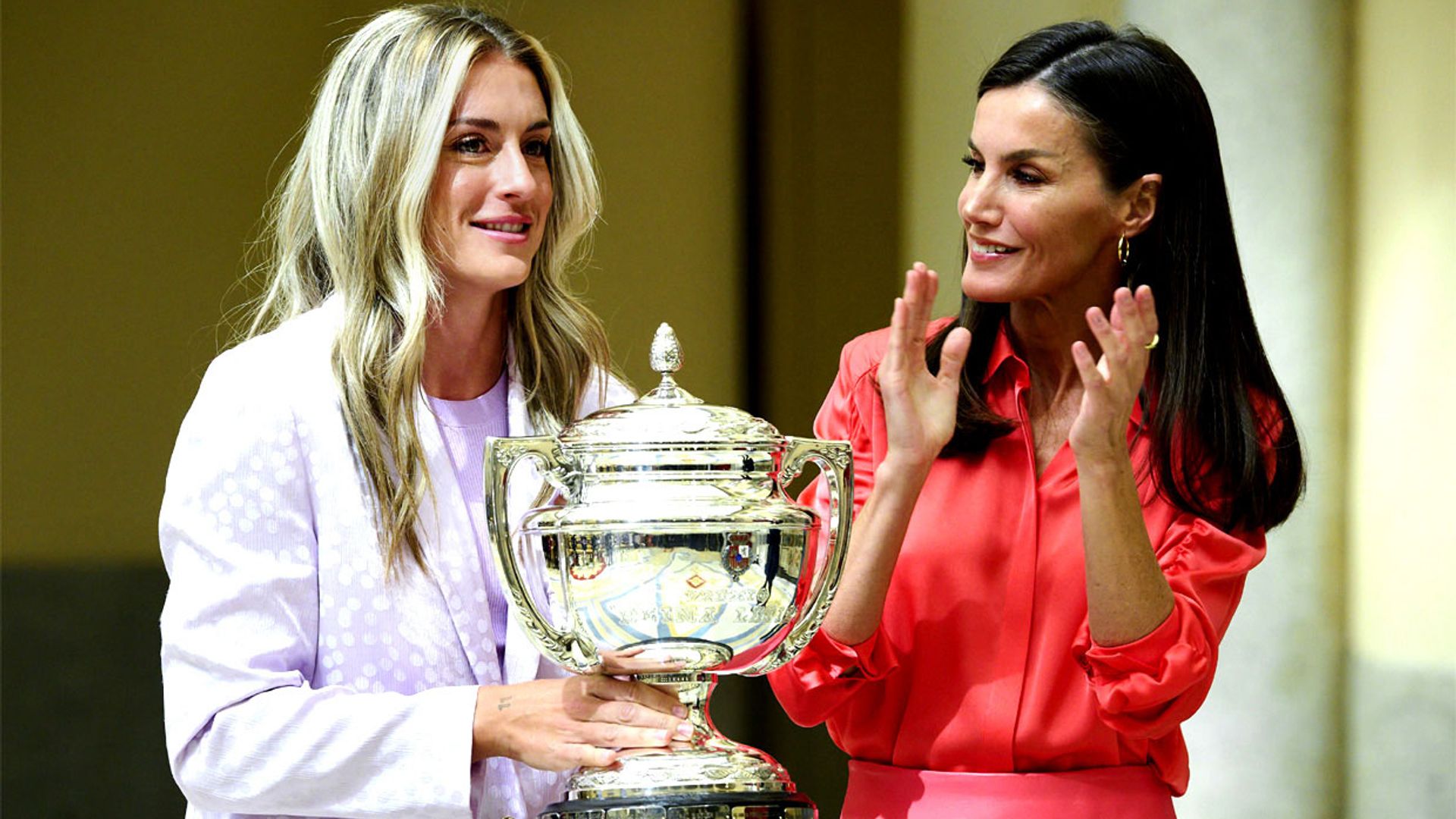 El emotivo regreso de Alexia Putellas a los terrenos de juego tras su reciente encuentro con la reina Letizia