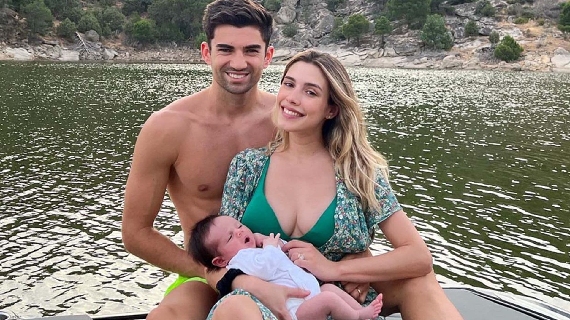 Enzo Zidane y Karen Gonçalves, exultantes durante sus primeras vacaciones como padres primerizos