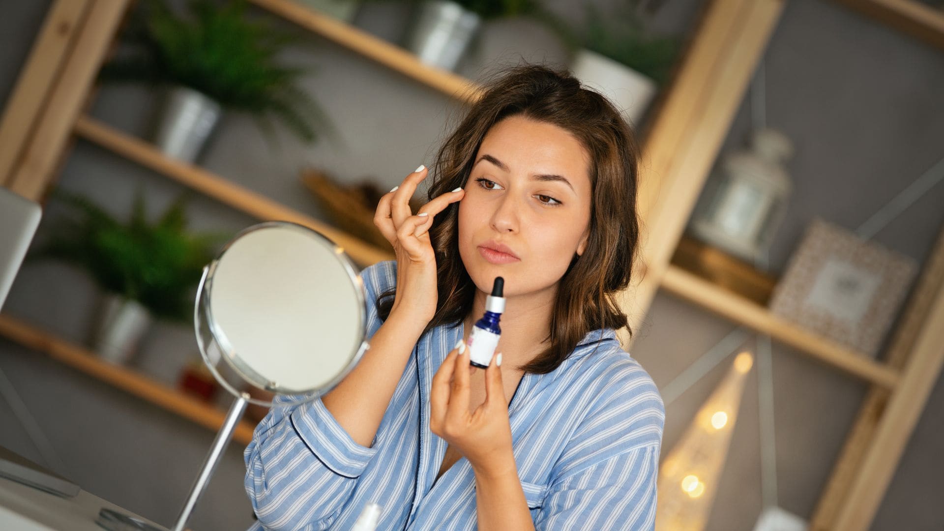 Este error común podría estar envejeciendo el contorno de tus ojos