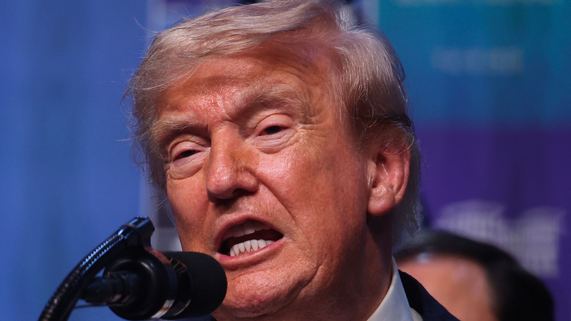 Donald Trump en la conferencia de prensa de la OTAN en Ankara