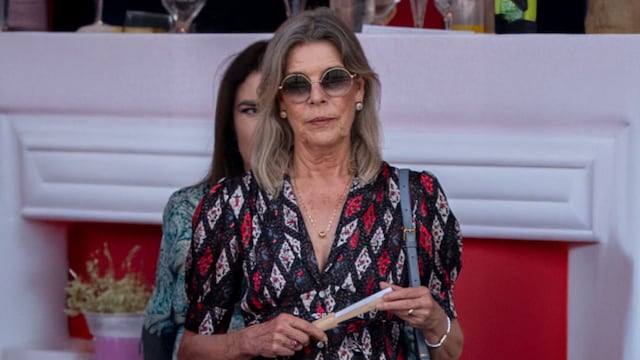 Carolina de Mónaco y sus hijas Carlota y Alejandra en la hípica de Montecarlo