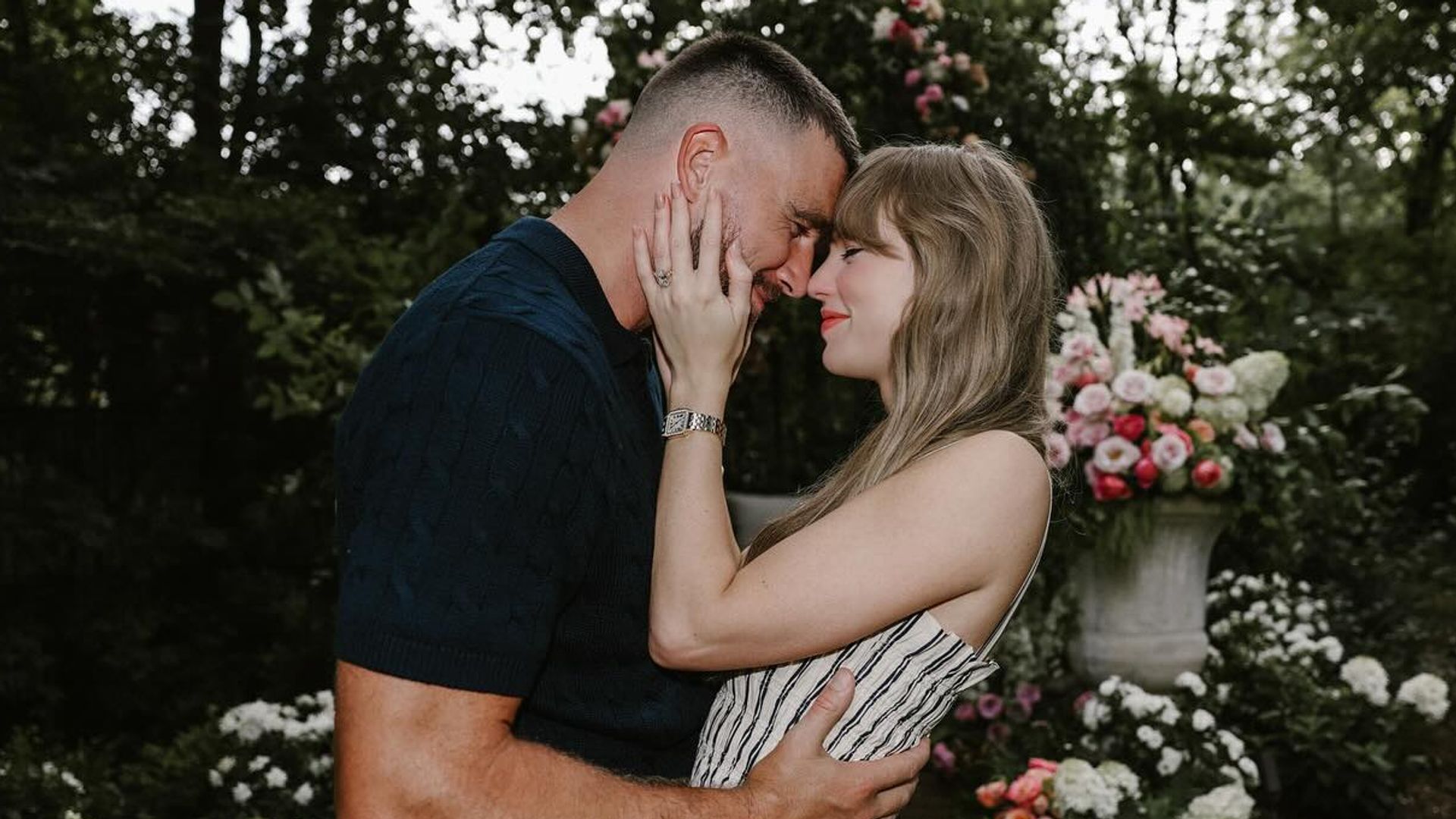 Travis Kelce y Taylor Swift se comprometieron en agosto de 2025.