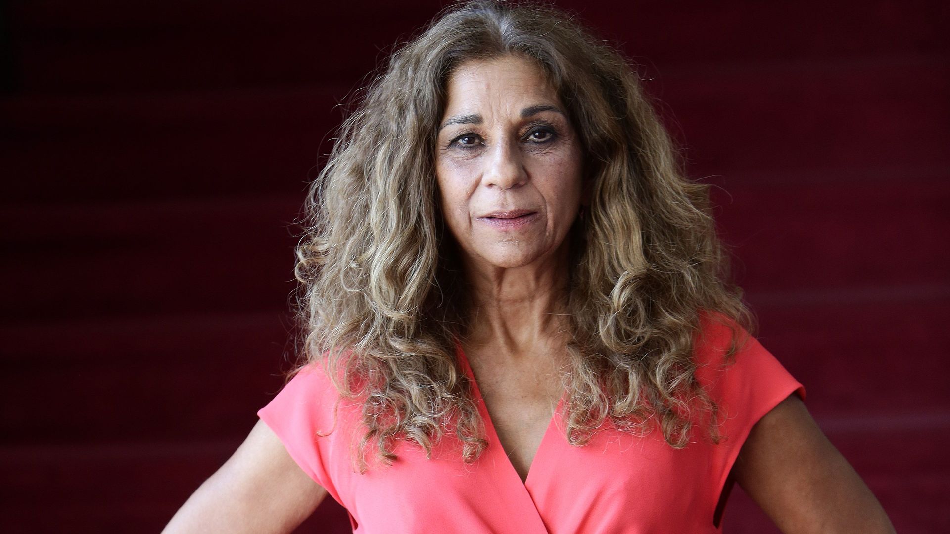Así es la casa de Lolita en pleno centro de Madrid: su Premio Goya, una estatua de Lola Flores y muebles con mucha historia