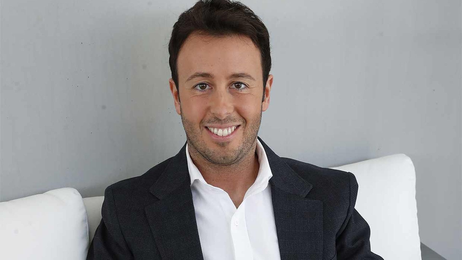 Matías Prats nos descubre su lado más personal: 'Mi chica también es periodista y mejor que yo, de hecho'