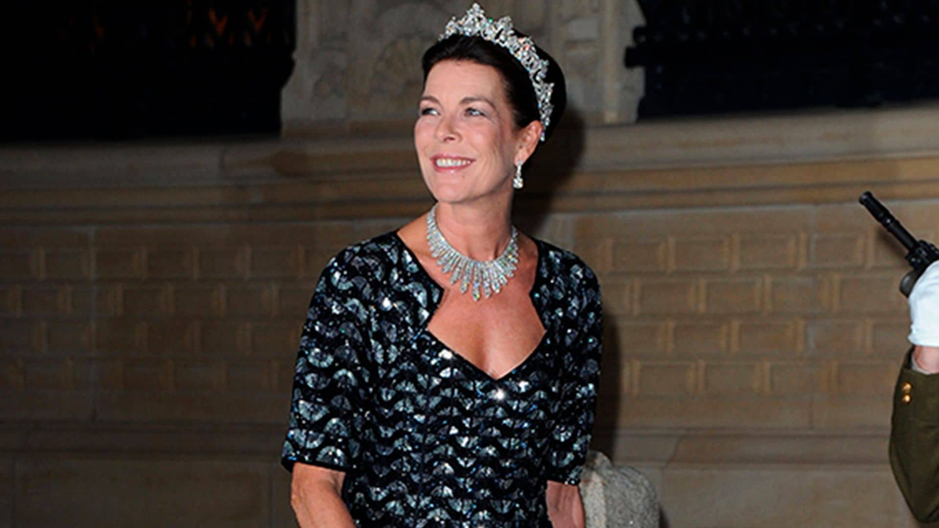 Looks de invitada 'made in Spain' que encantarían a Carolina de Mónaco
