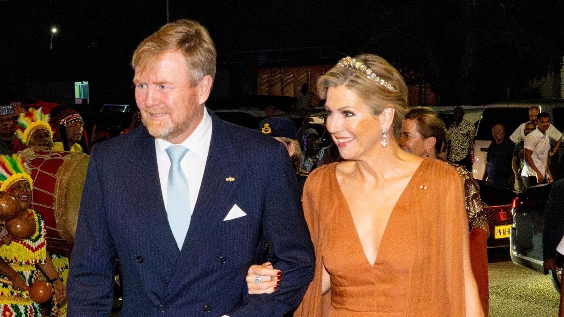 EL REY GUILLERMO ALEJANDRO, LA REINA MÁXIMA DURANTE EL BANQUETE DE ESTADO EN EL PALACIO PRESIDENCIAL EN PARAMARIBO (Surinam) 